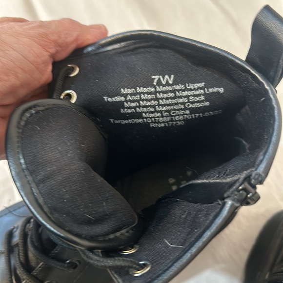 A NEW DAY 
WOMEN PLATFORM ANKLE BOOTS 
IN BLACK SIZE 7w - Picture 8 of 8